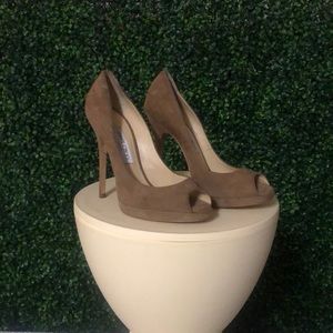 Jimmy Choo Tan suede peep toe platform sz 39